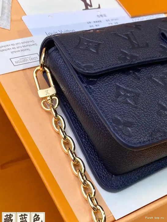 First bag ru LOUIS Métis VUITTON On Chain Wallet 0621